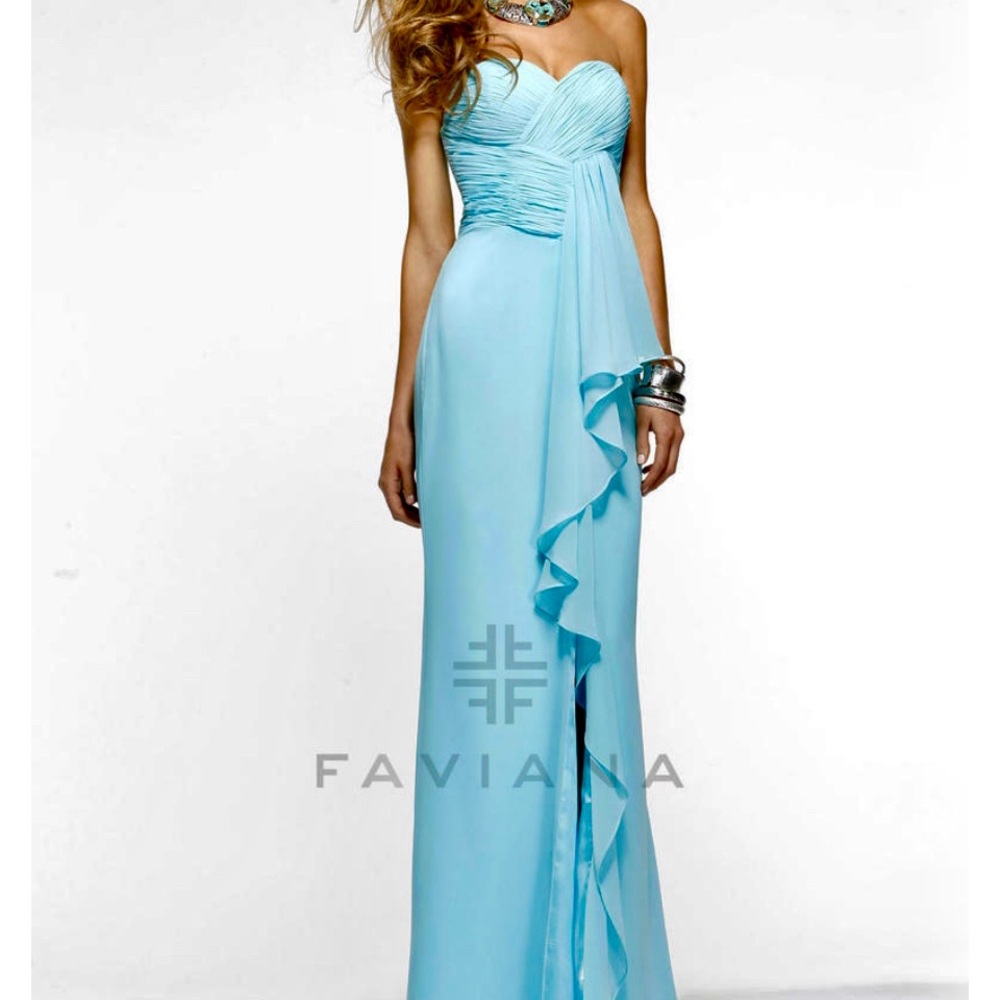 NWT. Faviana Light Blue Prom dress/Evening Gown